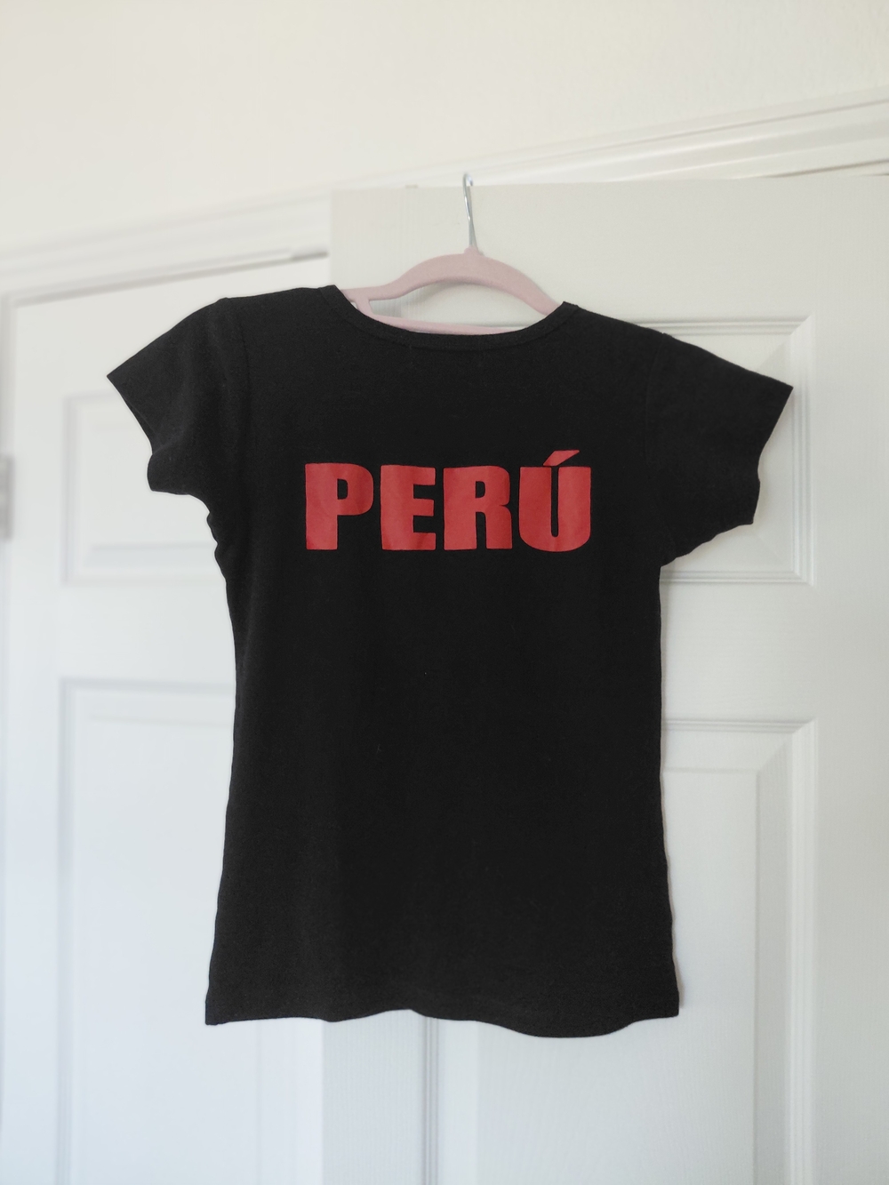 Peruvian Black Short-Sleeve Tee with Red Escudo Graphic - Picture 4 of 4